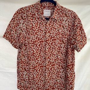 Denim & Flower Red Daisy Floral Print Casual Button Down Short Sleeve Shirt